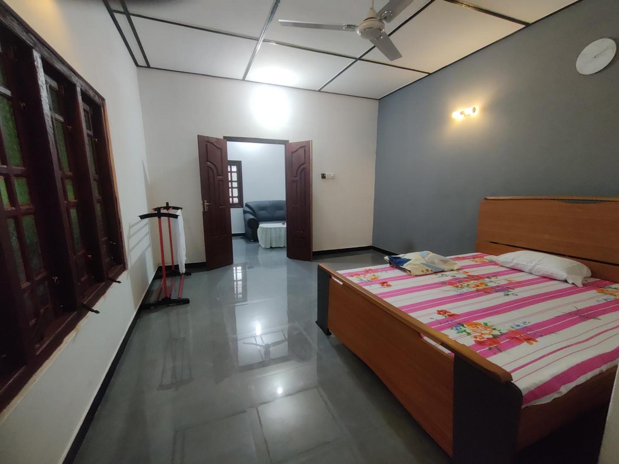 Enoch Guest House Манар Екстериор снимка