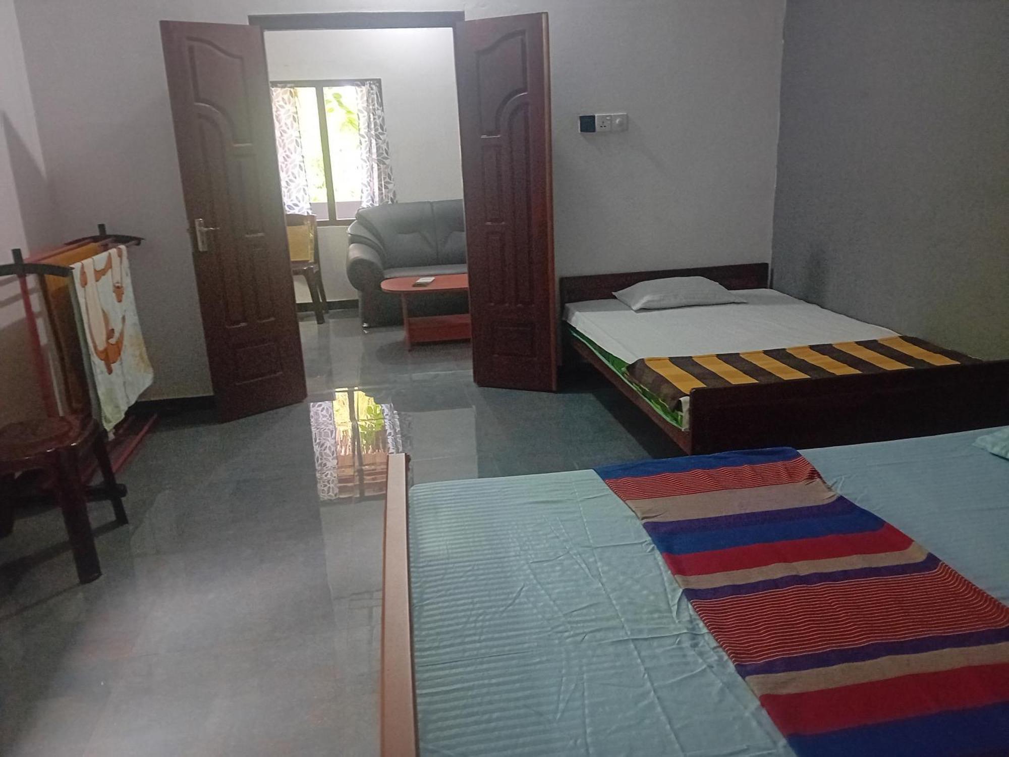 Enoch Guest House Манар Екстериор снимка